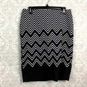 2/$30 WHBM 6 Womens Black White Chevron Striped Straight Pencil Skirt